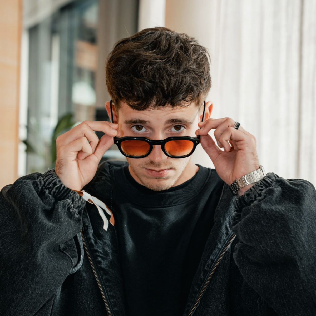 TØBY RØMEØ Edition 2026 | electric orange